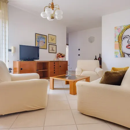Apartment Leo