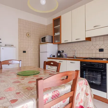 Apartment Leo